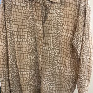 EUC JMcLaughlin Woman’s 100% silk blouse. Like new!